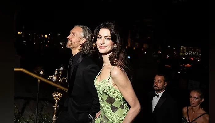 At George Clooney’s Albie Awards Party, Anna Hathaway Runs Across This Very Special Co-Star