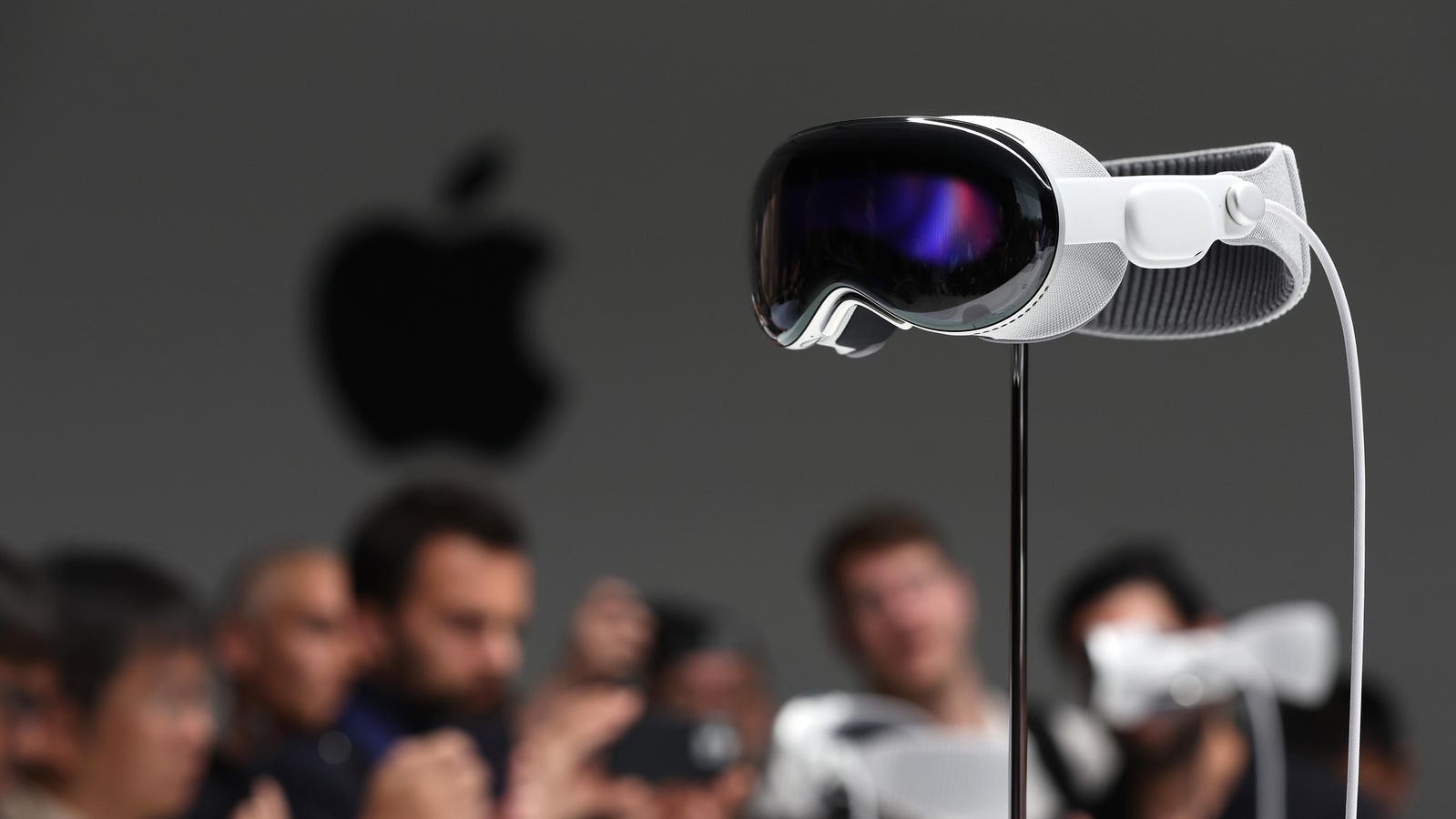 Apple Is Considering Treating Mental Health With $3,500 Vision Pro Augmented Reality Headset, Report Says