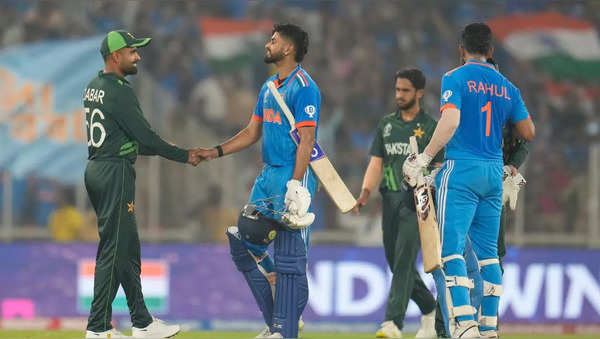 IND vs PAK Match LIVE Scorecard HIGHLIGHTS: 5 ओवर में भारत का स्कोर 38/1, रोहित शर्मा- 15, विराट कोहली- 5