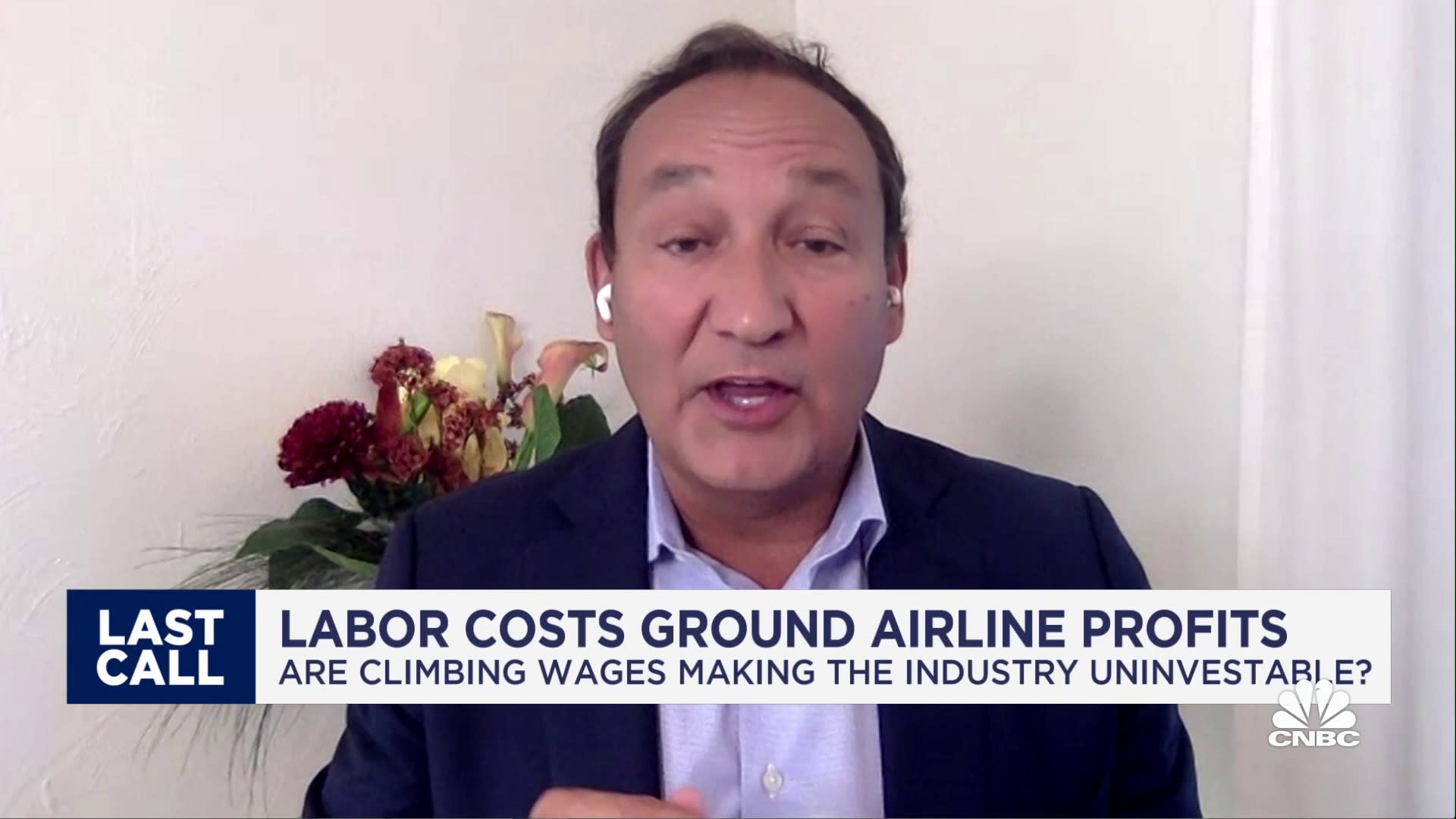 Delta and United seeing high growth rates despite air travel demand dips, says former United CEO
