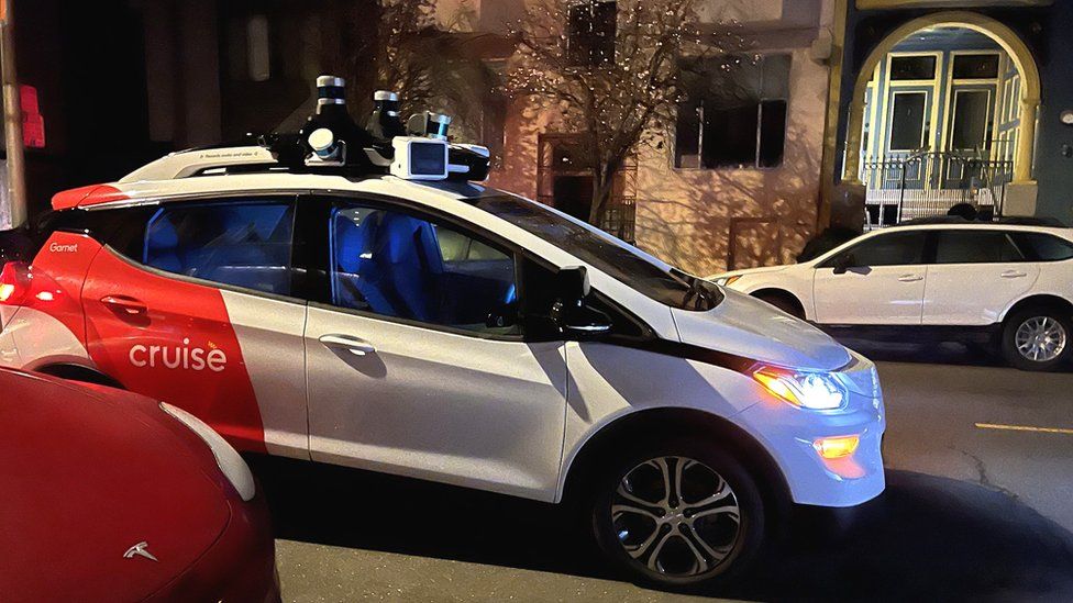 California puts brakes on taxi rides with Cruise driverless cars