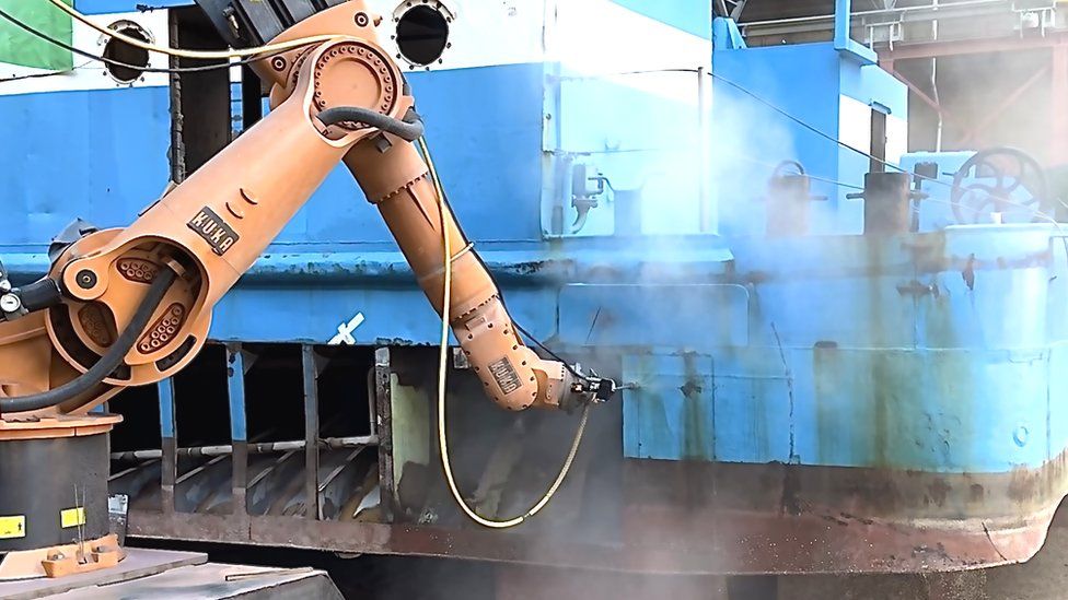 The extreme robot arm that can chop up a ship