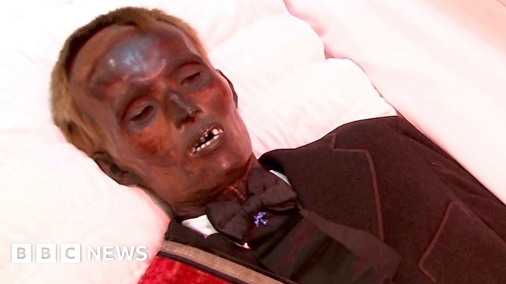 128-year-old mummy gets a funeral