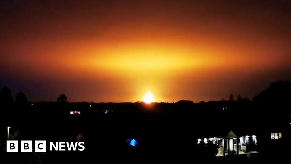 Massive fireball in Oxfordshire turns sky orange