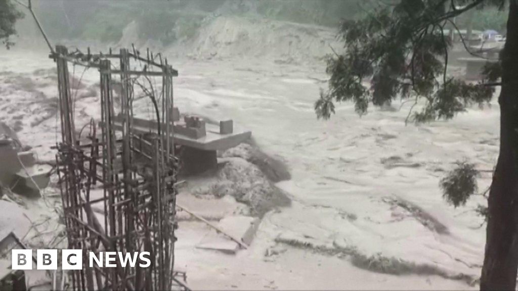 More than 100 missing in India fatal flash floods