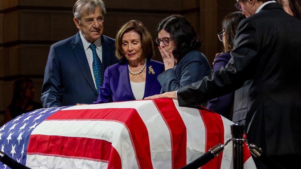 Top Democrats pay tribute to Dianne Feinstein at funeral