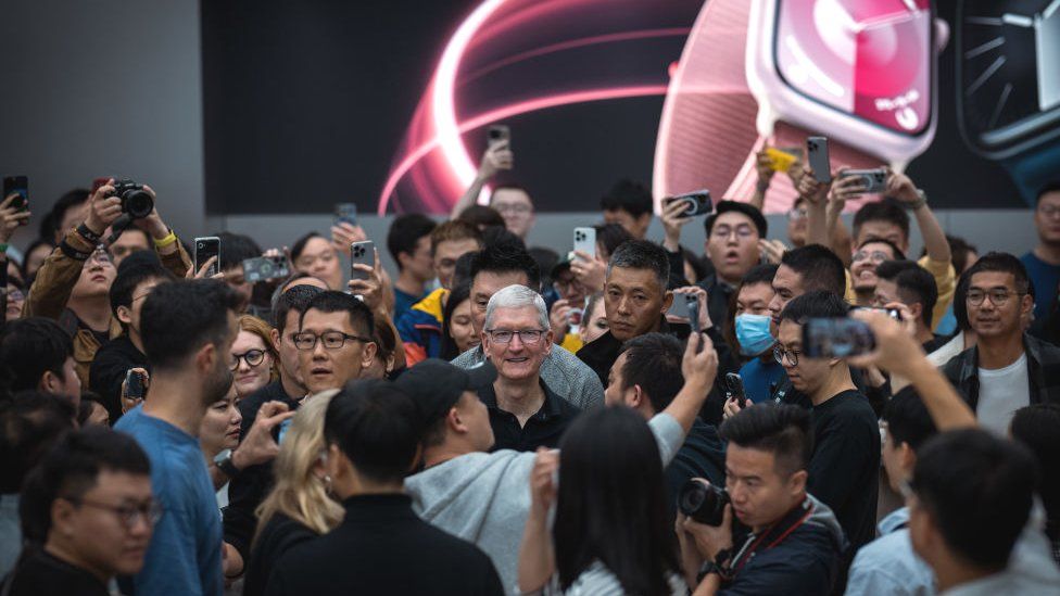 Apple boss Tim Cook makes surprise China visit