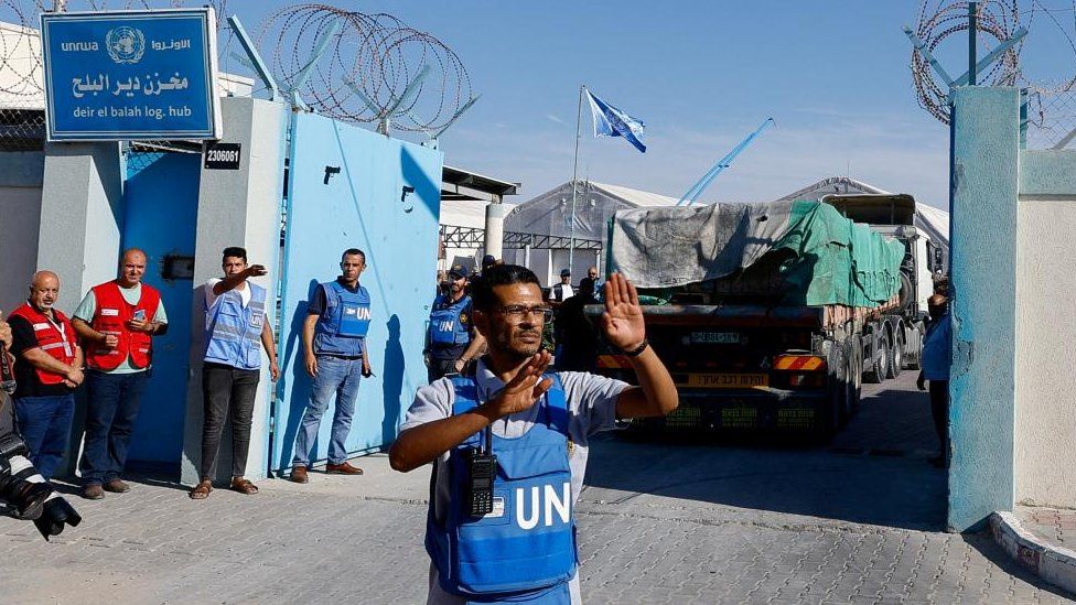 Israel-Gaza war: UN agencies call for Gaza ceasefire as aid arrives