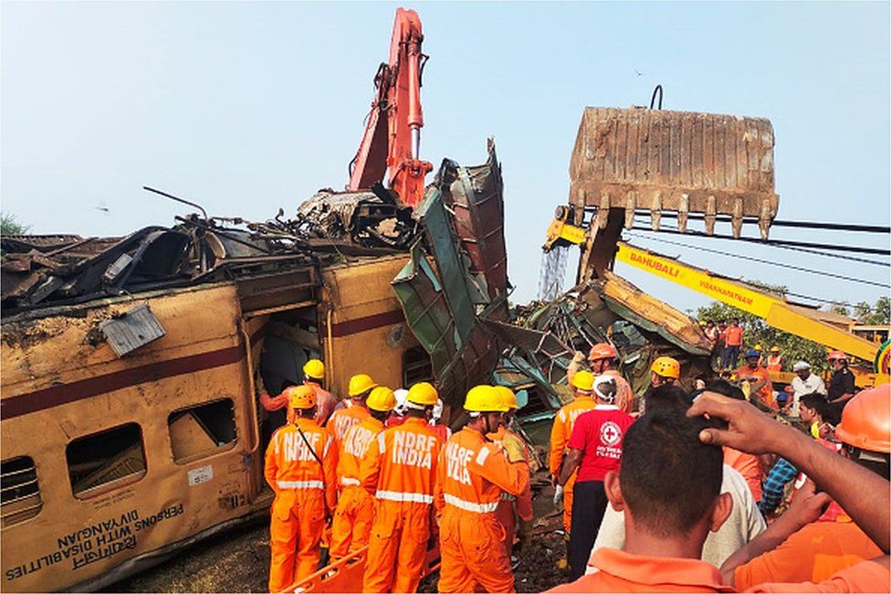 Andhra Pradesh: Deadly India train crash kills 13