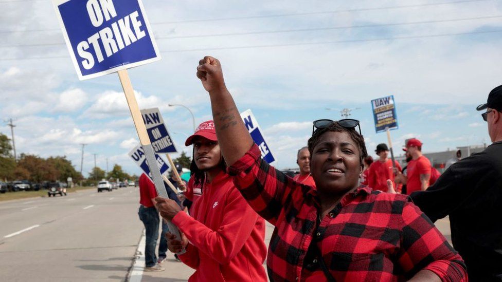 GM deal clears way for end to US car strike