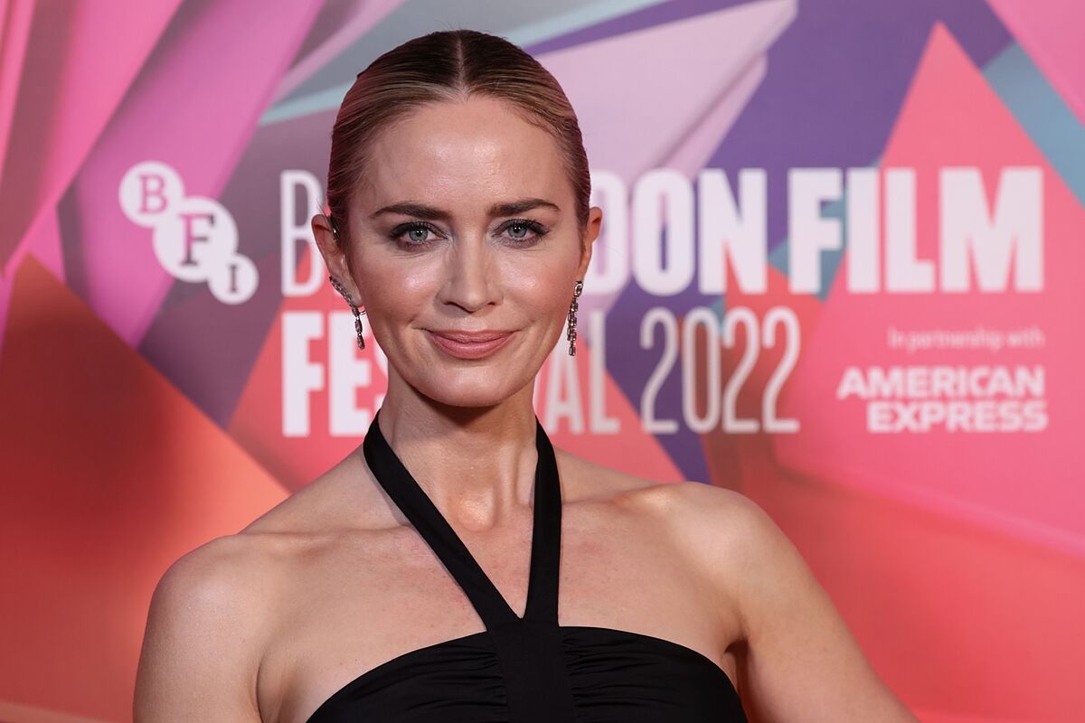 Emily Blunt apologizes for insensitive language in resurfaced talk show clip