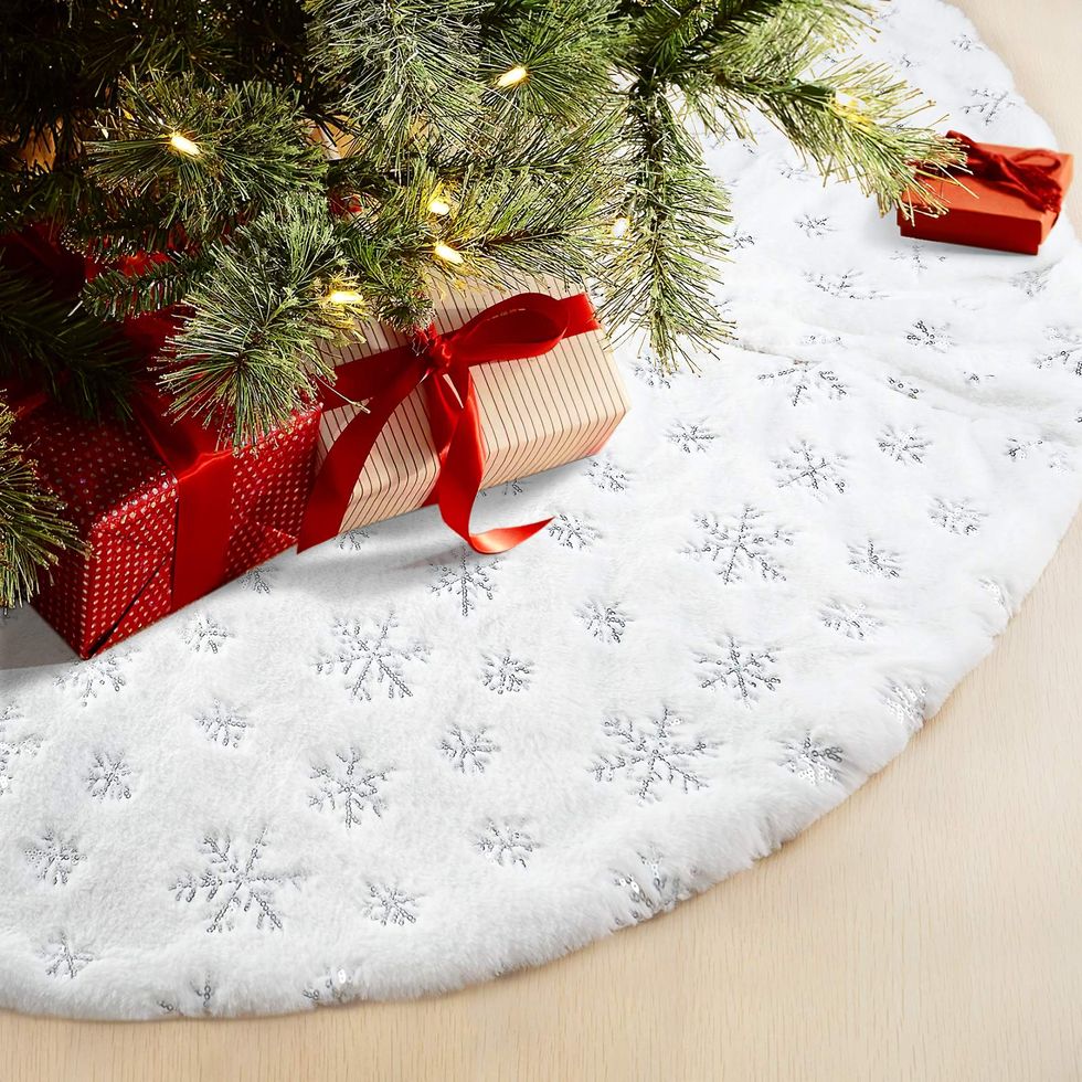 This Christmas Tree Skirt Is the Perfect Addition to Your Farmhouse Decor, and It’s Less Than $15