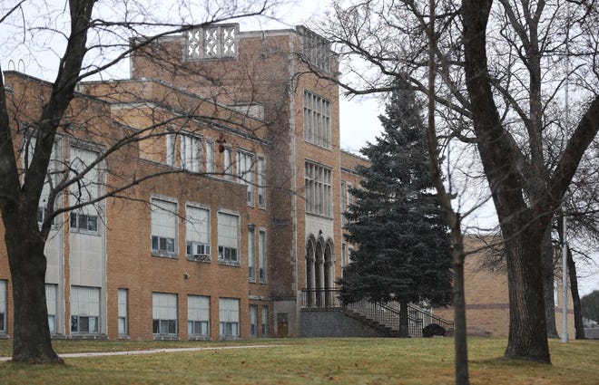A $700,000 grant will broaden mental health resources in Sheboygan and Manitowoc schools