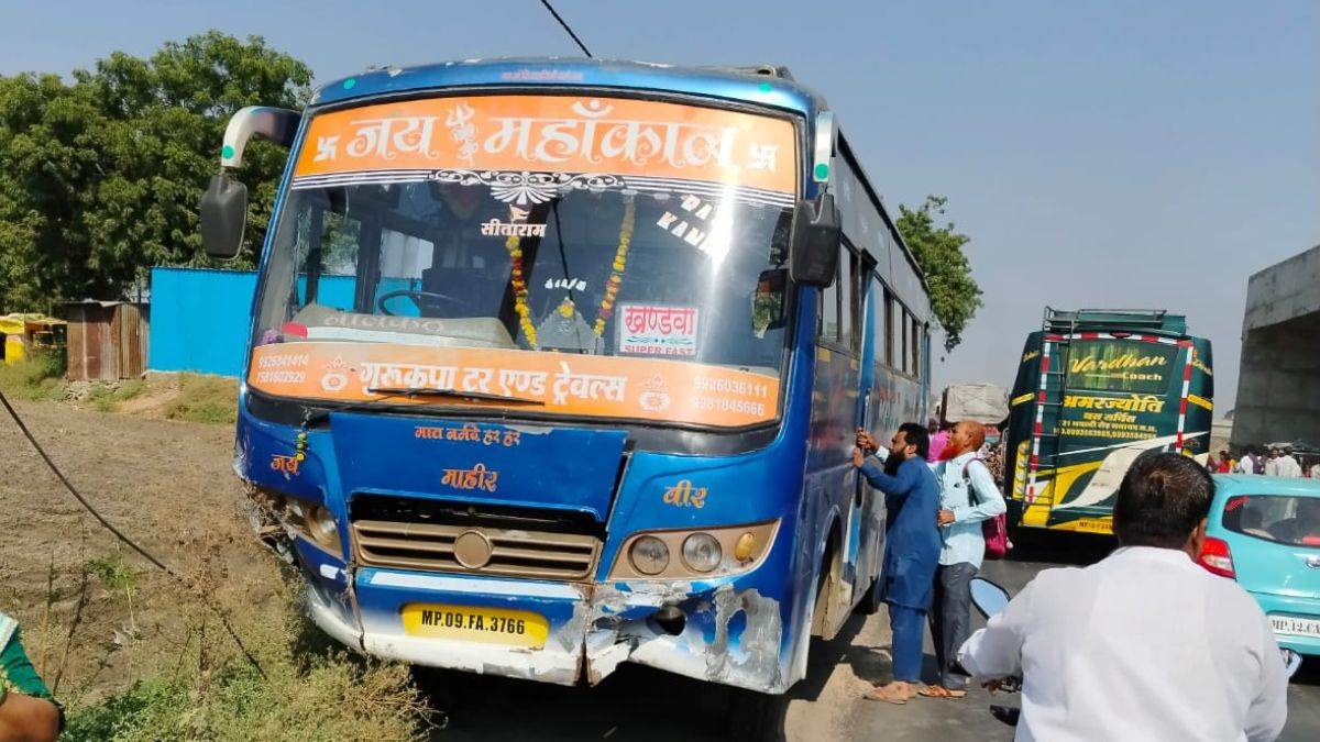 Khandwa News: तेज रफ्तार बस ने बाइक और कार को मारी टक्कर, बच्ची की मौत, पांच घायल – Khandwa News Speeding bus hits bike and car girl dies five injured