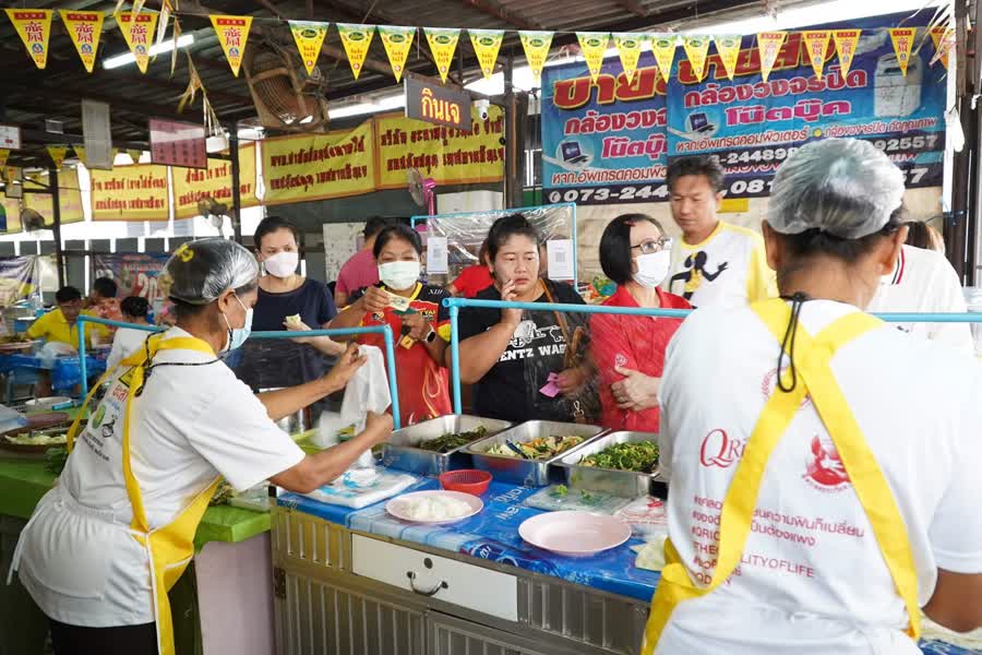 ยะลา กินเจวันแรกคึกคัก ขณะที่ร้านขายอาหารเจ …