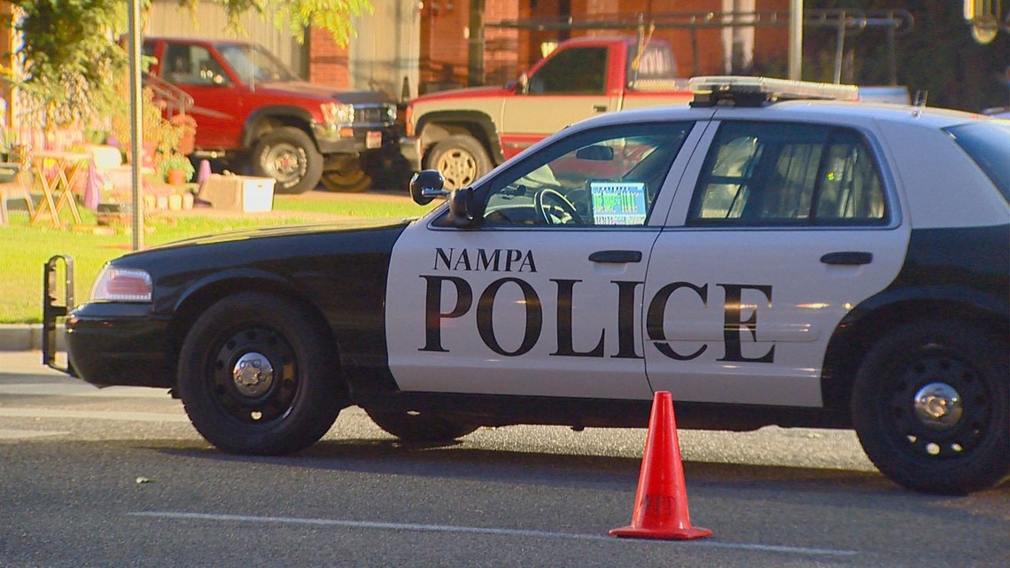 Pedestrian dies after being struck by car in Nampa