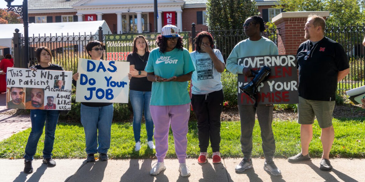Mental health techs protest working conditions, safety at Nebraska psychiatric hospital