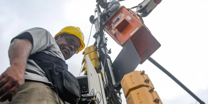 Começa instalação de novo sistema de semáforos com tecnologia 4G em Porto Alegre