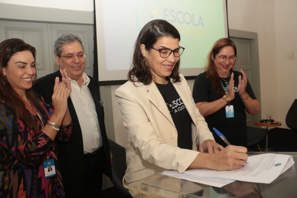 Cultura do Estado e Sebrae celebram acordo para capacitar fazedores de cultura