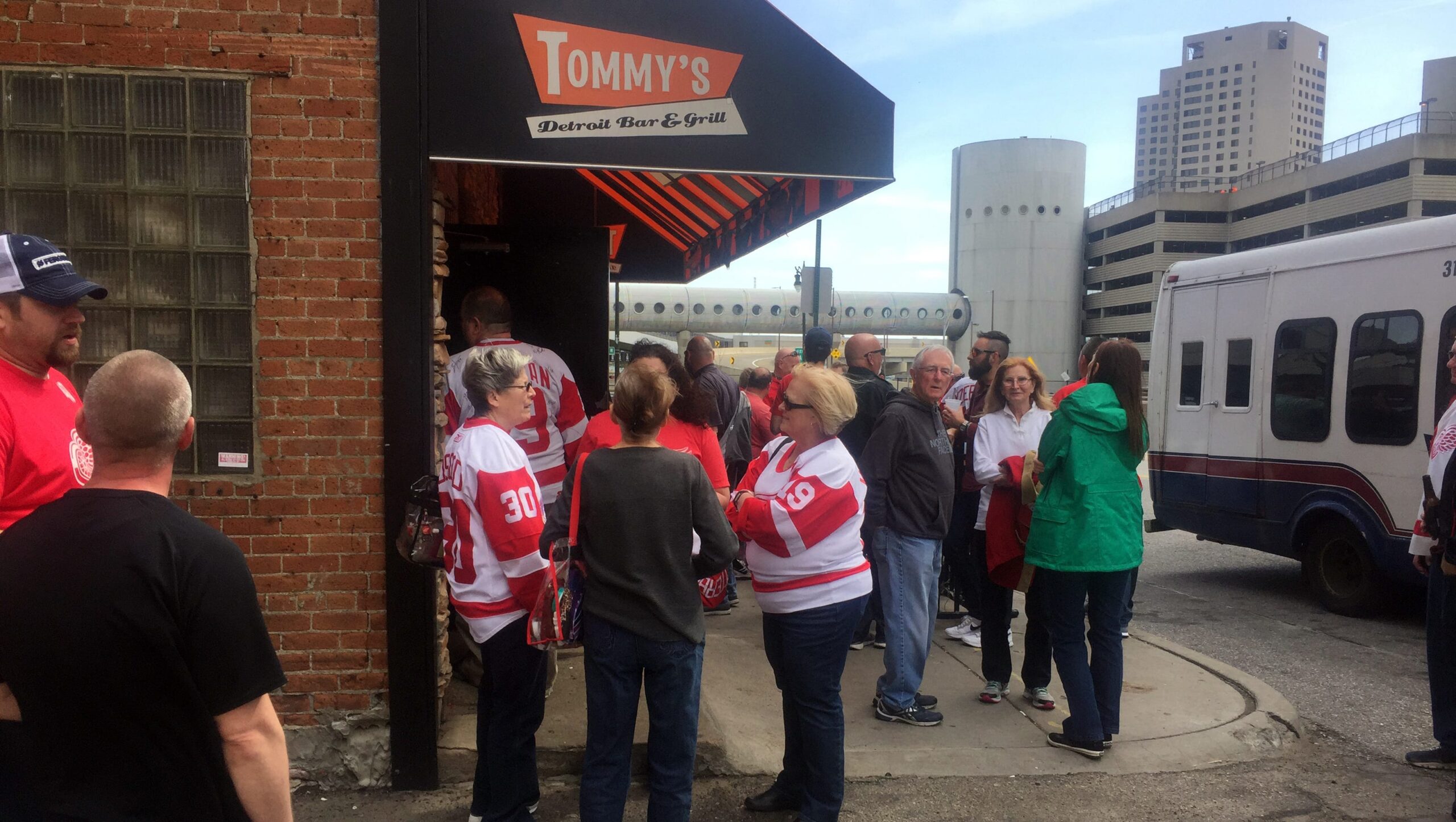 Detroit ranks 1st for NHL sports bars near Little Caesars Arena, new analysis shows