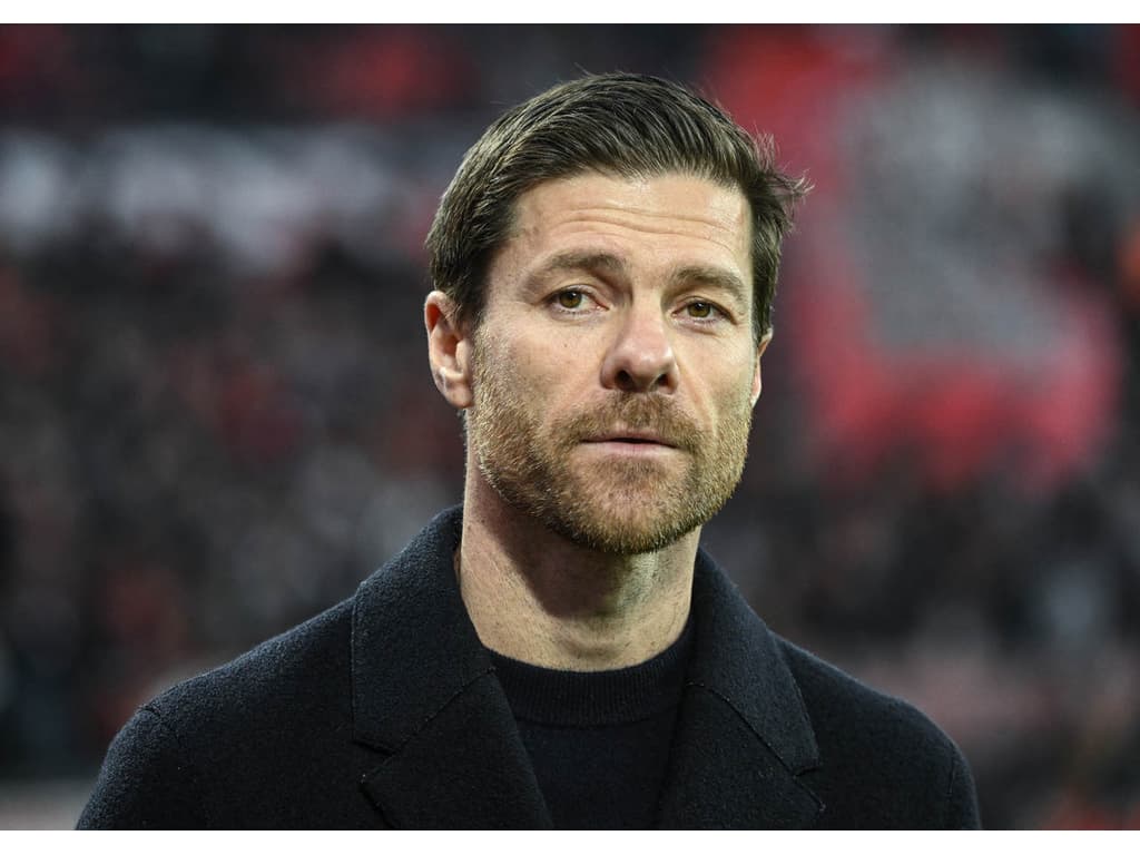 Xabi Alonso, do Bayer Leverkusen, tem cláusula para assumir três gigantes do futebol europeu