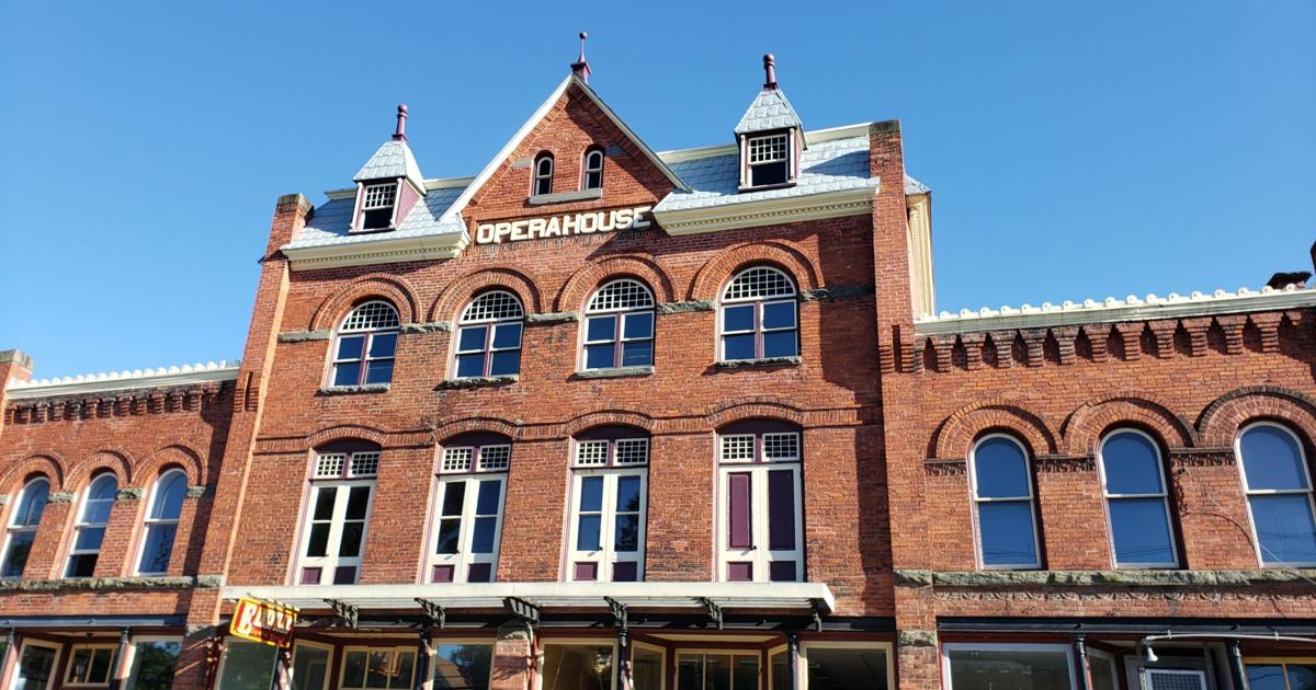 Ghostly entertainment at Earlville Opera House