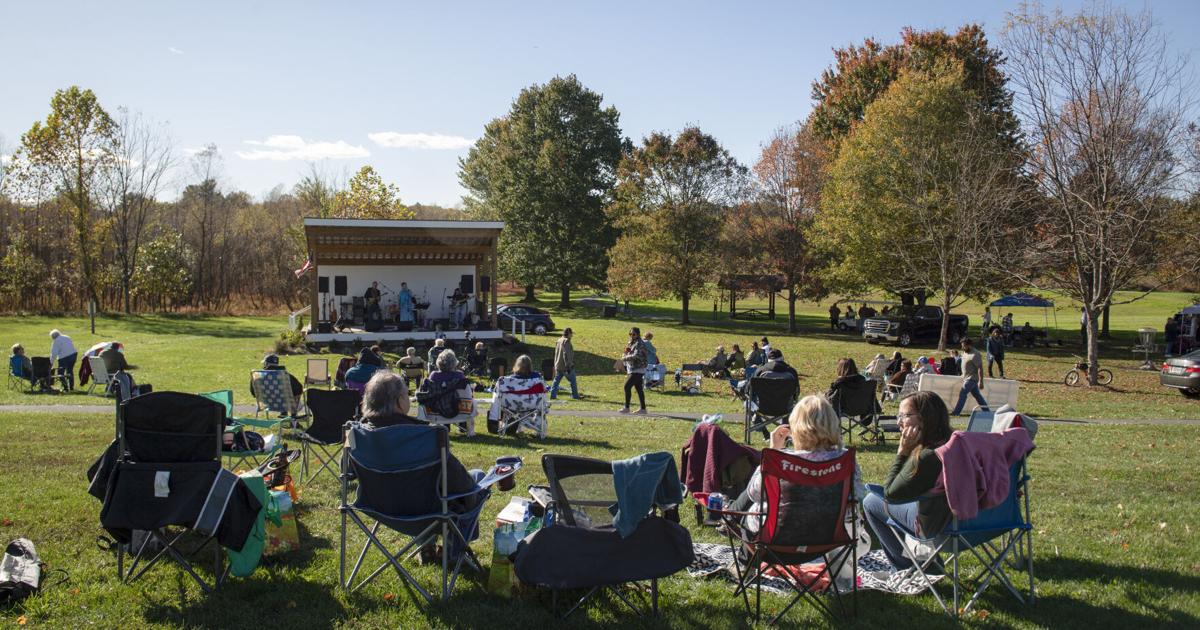 Woodsboro Music Festival leaves people dancing, loving community