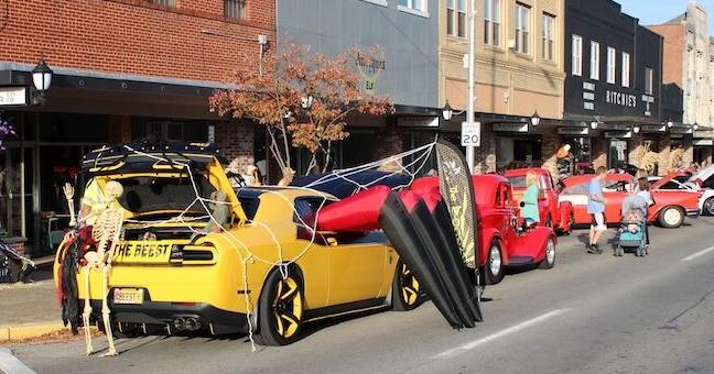 Carter County Car Club holds last cruise-in for the season.