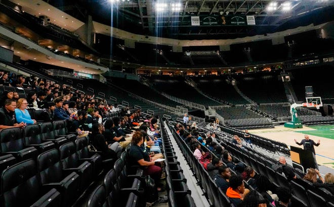 Milwaukee Bucks, ManpowerGroup staff show students off-the-court jobs in sports