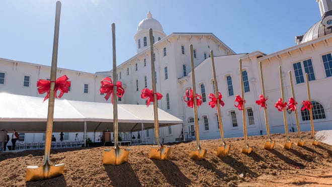 University of Alabama moves forward with $50 million performing arts center