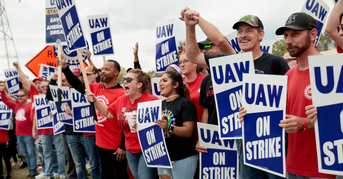 UAW reaches tentative agreement with General Dynamics