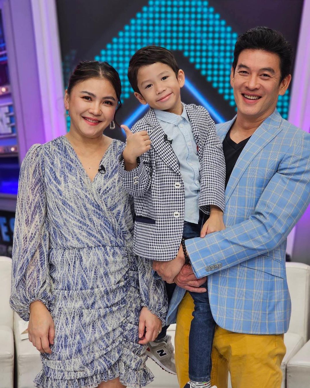 น้องโพธิ์ ลูกชายชาคริต ว่ายน้ำแบบใหม่ รถพุ่งลงสระ แม่แอน รีบดักดราม่า !