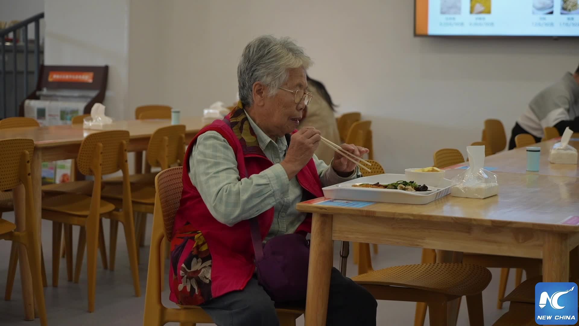 ฉงชิ่งงัดเทคโนโลยีดิจิทัลพัฒนาโรงอาหารชุมชนเพื่อให้บริการผู้สูงวัย : อินโฟเควสท์