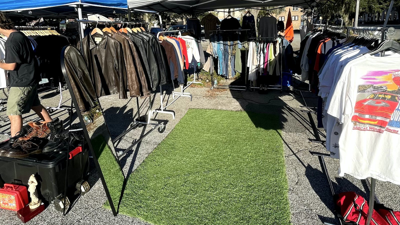 Gainesville resident revives the past: transforms his love for vintage fashion into successful clothing business  – The Independent Florida Alligator