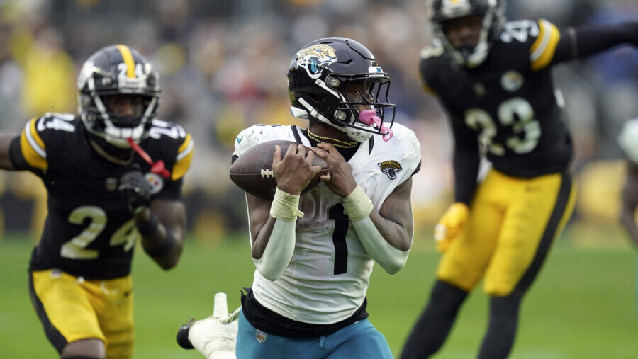 SPORTS | Jaguars gritty, not pretty in win over Steelers