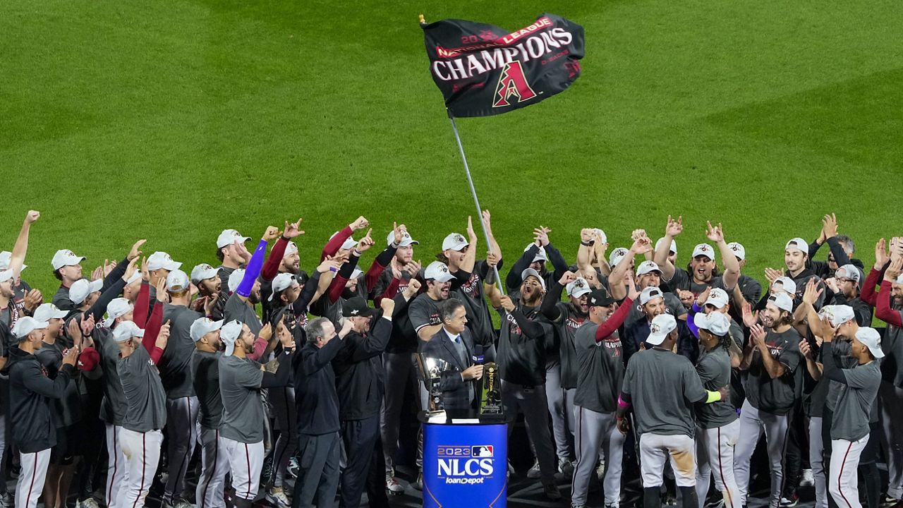 Diamondbacks stun Phillies 4-2 in Game 7 of NLCS