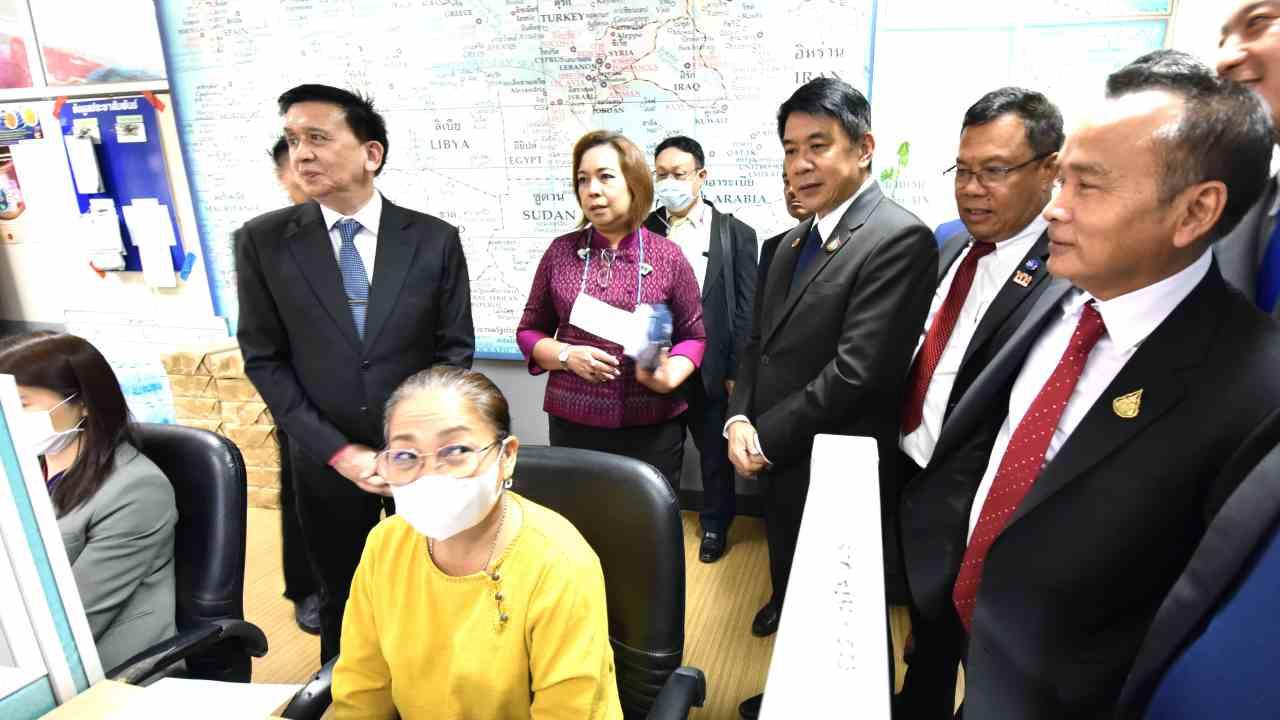 ไม่ชัด แรงงานไทย 30 คน ลี้ภัยสงคราม ถูกต้อนขึ้นรถนำไปขายต่อให้นายจ้าง