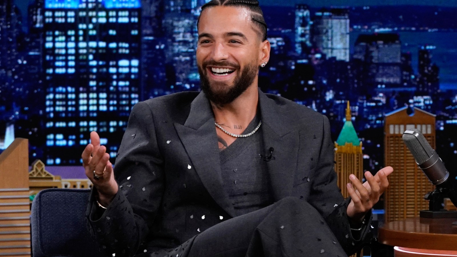 Maluma Baby: Singer Reveals He Is Expecting First Child in Emotional ‘Procura’ Music Video