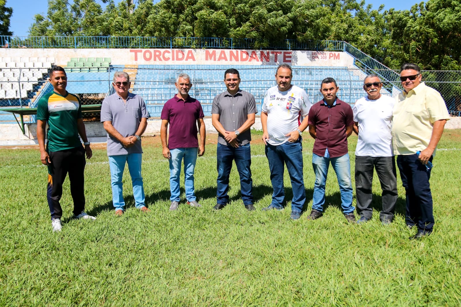 Equipe técnica da Federação Cearense de Futebol realiza vistoria no Estádio Inaldão