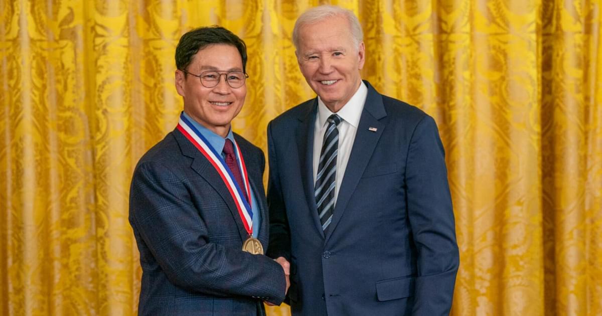 Alumnus Receives National Medal of Technology and Innovation