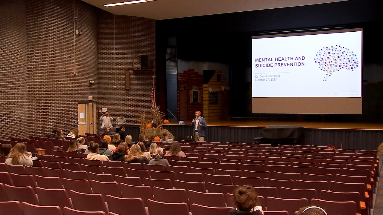 Lobdell family helps provide mental health training to local school