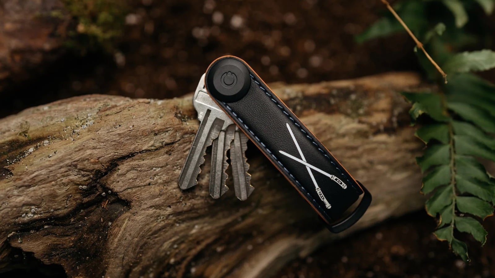 Orbitkey Star Wars key organizer comes with a secure-locking mechanism