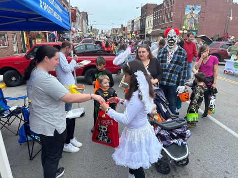 Halloween Main-ia brings spooky fun to downtown Winchester