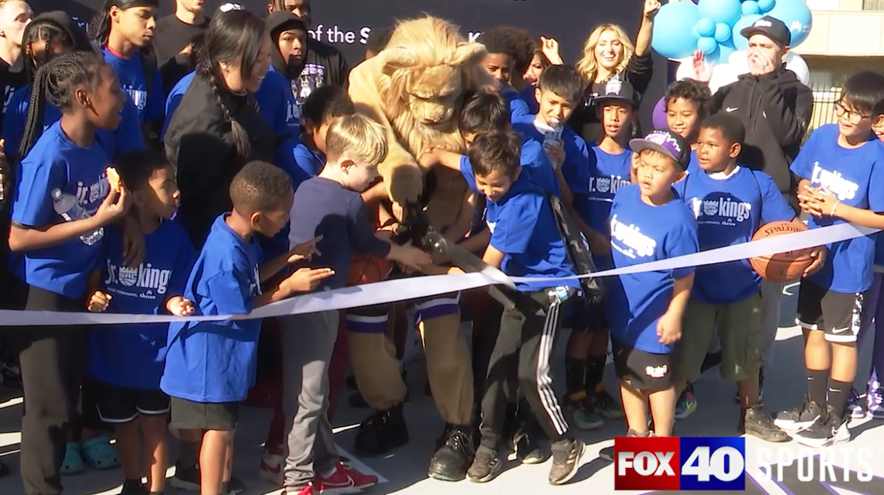 Kings help refurbish community basketball court in South Sacramento