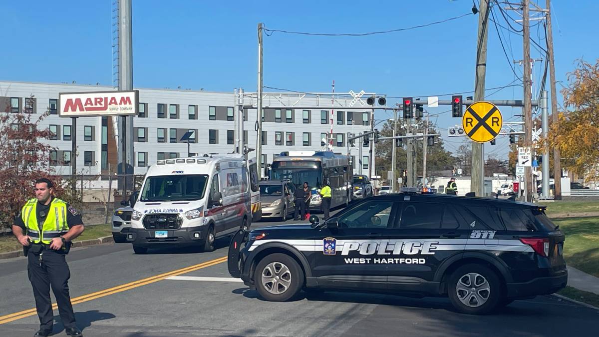 Police responding to CTtransit bus crash in West Hartford