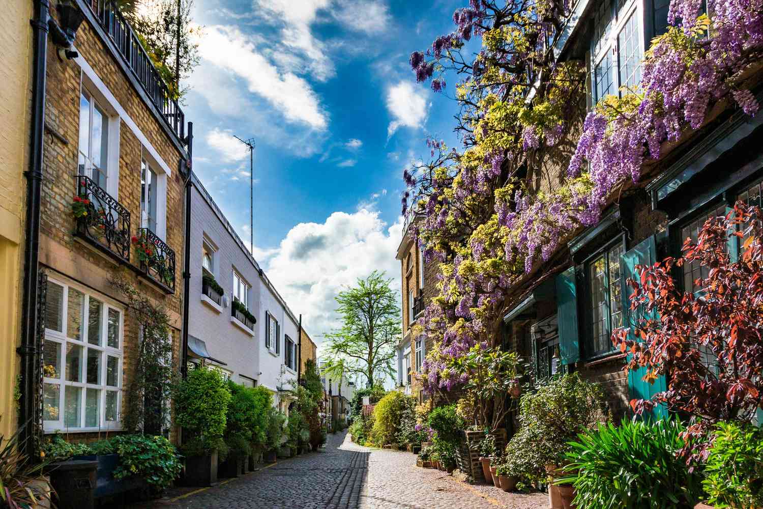 Why I Love London in Shoulder Season — From Access to Insider Events to Deals on Incredible Hotels