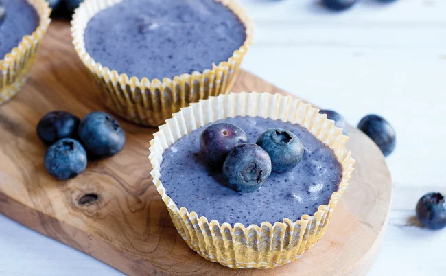 VegNews.Miniblueberrycheesecake