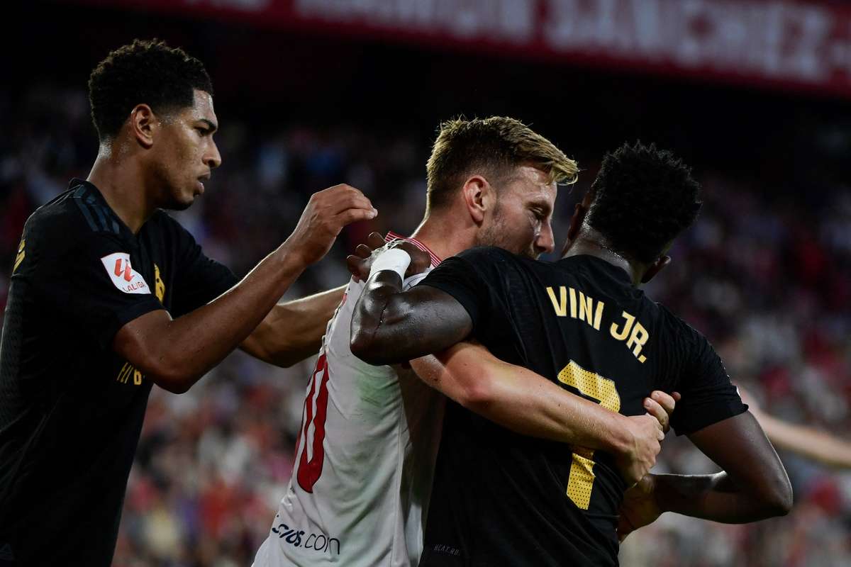 Vini Jr. é alvo de racismo novamente; Sevilla expulsa torcedor
