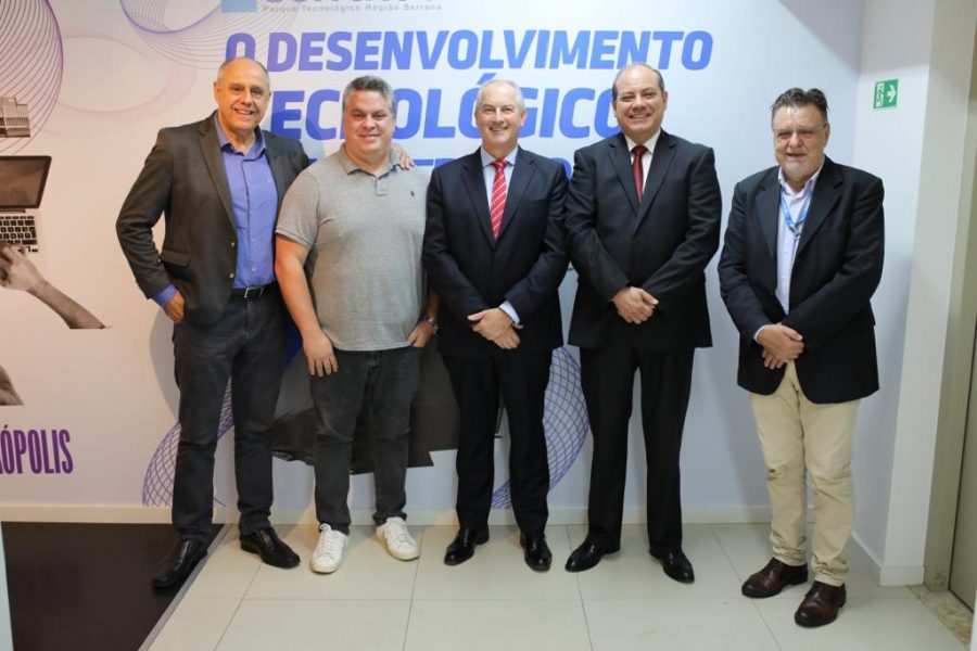 Rio Metrópole visita SerraTec para formatar programa de formação em Tecnologia