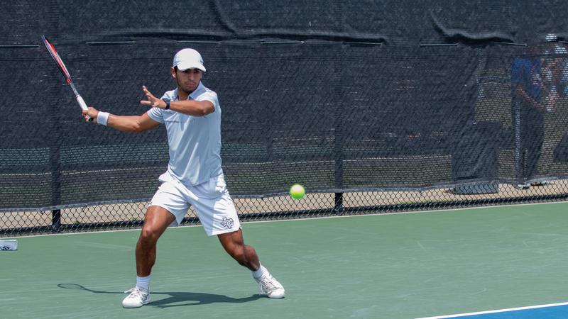 Men’s Tennis Closes Fall Season at Cooper Outdoor Advertising Islander Open